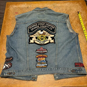 Vintage 1990s Levis Men’s Denim Vest Harley Owners Group Patches & Pins HOG XXL